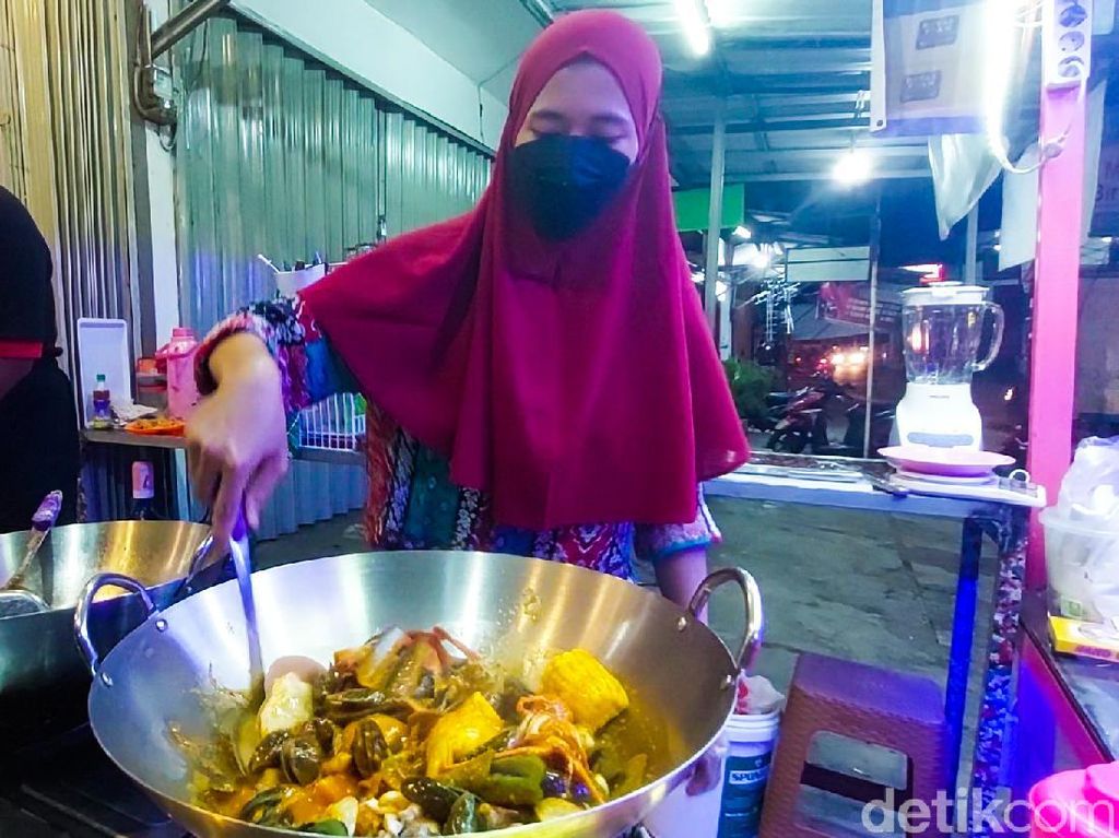 Gurihnya Peluang Bisnis Seafood Gerobakan di Kawasan Padat Penduduk