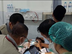 Jerit Tangis Peserta Sunatan Massal di RSAL dr Ramelan: Aduh Dok, Gelii...