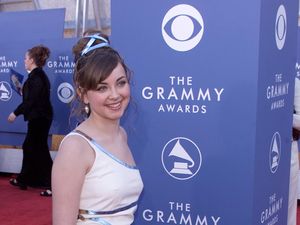 Foto Eks Artis Cilik yang Melahirkan di Bawah Pohon, Dulu Hartanya Rp 485 M