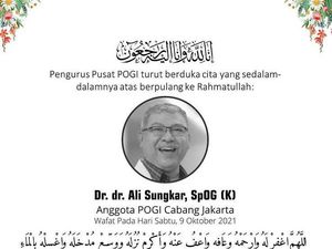 Dokter Senior Ali Sungkar Berpulang, Sempat Viral dengan Video Mengayun Bayi Dokter Senior Ali Sungkar Berpulang, Sempat Viral dengan Video Mengayun Bayi