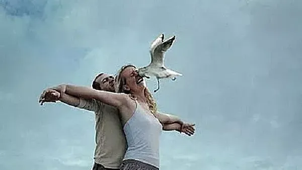 13 Foto Lucu Tak Sengaja Tertangkap Kamera, Paling Kocak yang Mana?