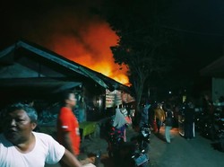 29 Kios di Pasar Kalibaru Banyuwangi Ludes Terbakar