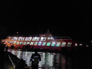 KMP Tunu Pratama Jaya Kandas di Dekat Dermaga Pelabuhan Gilimanuk Bali