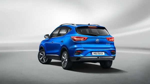 Lihat Lebih Dekat Wujud MG ZS EV, Mobil Listrik yang Baterainya Kuat Tempuh 440 km