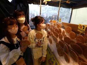 Pedagang Dalgona di Korsel Laris Manis Diserbu Fans Squid Game