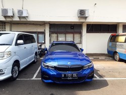 5 Fakta Pengemudi BMW 320i Wagon Bikin Terpental Seorang Polisi