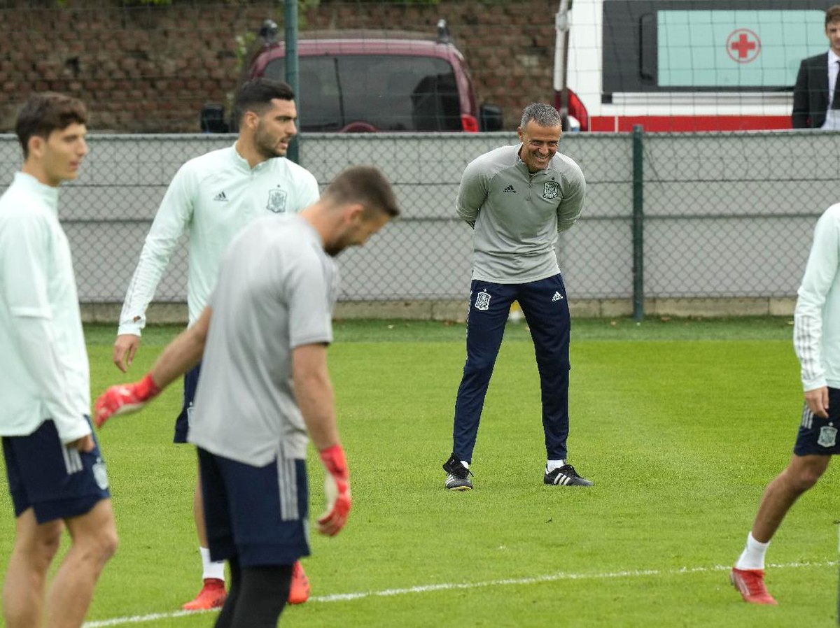Head to head Spanyol vs Prancis, La Furia Roja unggul tipis dari Les Bleus. (Foto: AP/Luca Bruno)