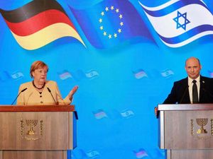 Angela Merkel Puji Hubungan Jerman-Israel Saat Bertemu PM Naftali Bennett