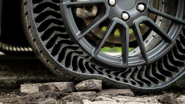 Michelin memperkenalkan teknologi ban tanpa udara pada 2019 lalu. Setelah penelitian dan pengembangan selama lima tahun, Michelin siap menjual ban tanpa udara itu pada 2024 nanti.