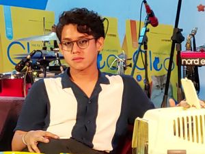 Pengakuan Ardhito Pramono soal Kucingnya yang Suka Musik Klasik Pengakuan Ardhito Pramono soal Kucingnya yang Suka Musik Klasik