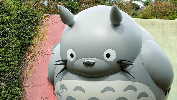 Hore! Balon Raksasa Totoro Melayang di Area Museum Ghibli