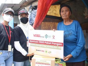 Vinilon Group Sumbang 1.000 Paket Pangan ke Warga Terdampak COVID-19 Vinilon Group Sumbang 1.000 Paket Pangan ke Warga Terdampak COVID-19