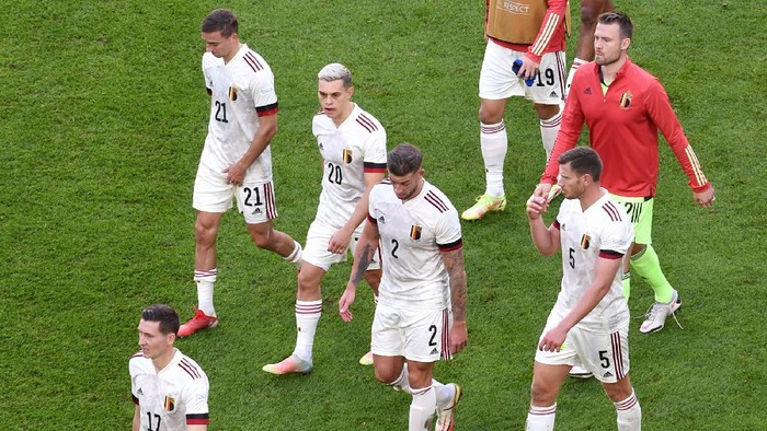 TURIN, ITALY - OCTOBER 10: Players of Belgium cut dejected figures following during the UEFA Nations League 2021 Third Place Match between Italy and Belgium at Juventus Stadium on October 10, 2021 in Turin, Italy. (Photo by Massimo Rana - Pool/Getty Images)