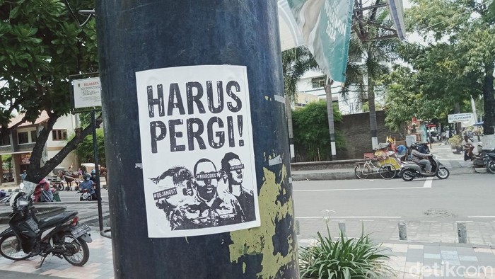 Bentuk Protes Dejan Marak di Klaten, Ini Penampakannya! Di berbagai sudut kota Klaten bahkan sampai kecamatan, poster protes terhadap Dejan tersebar. Ini penampakannya!