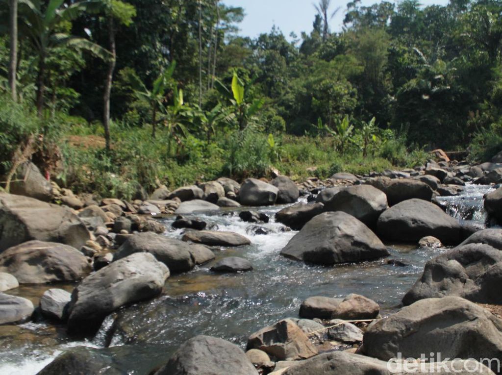 Wisata Bogor, Cobain Menyusuri Sungai, Mandi di Curug Leuwi Asih Wisata Bogor, Cobain Menyusuri Sungai, Mandi di Curug Leuwi Asih