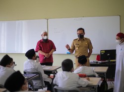 Pekan Kedua PTM di Bogor, Bima Arya Cek Prokes SMP Bintang Pelajar