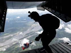 Skydiver Tewas Saat Landing, Disebut Salah Ambil Keputusan