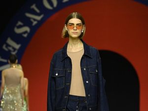 Mengintip Tren Fashion 2022, Bisa Jadi Acuan Belanja Saat Diskon Akhir Tahun Mengintip Tren Fashion 2022, Bisa Jadi Acuan Belanja Saat Diskon Akhir Tahun