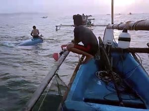Perahu Terbalik, 2 Nelayan Sukabumi Selamat Usai Berenang Sejauh 10 Km Perahu Terbalik, 2 Nelayan Sukabumi Selamat Usai Berenang Sejauh 10 Km