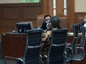 Rintangi Penyidikan Nurhadi, Ferdy Yuman Divonis 4 Tahun Bui Rintangi Penyidikan Nurhadi, Ferdy Yuman Divonis 4 Tahun Bui