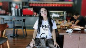 Uci Flowdea, Crazy Rich Surabaya yang Doyan Hangout dan Ngopi