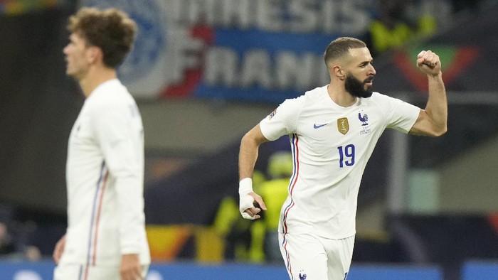 Frances Karim Benzema celebrates after scoring during the UEFA Nations League final soccer match between France and Spain at the San Siro stadium, in Milan, Italy, Sunday, Oct. 10, 2021. (AP Photo/Luca Bruno)