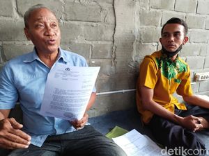 Kepala Dusun di Tuban Ini Laporkan Warga yang Demo Dirinya Soal Perselingkuhan Kepala Dusun di Tuban Ini Laporkan Warga yang Demo Dirinya Soal Perselingkuhan