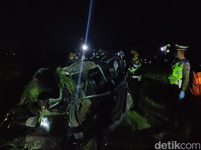 2 Orang Tewas Imbas KA Vs Minibus di Sragen