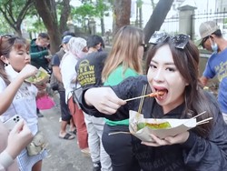 Maharani Kemala Doyan Jajan, Mampir ke 5 Street Food Enak Ini