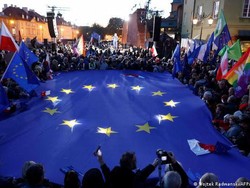 Siaga Nuklir Rusia Bikin Uni Eropa Pasok Senjata ke Ukraina