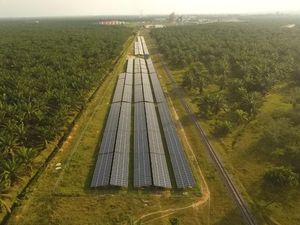 PLTS Sei Mangkei Berpotensi Tekan Emisi Karbon 1.300 Ton Per Tahun PLTS Sei Mangkei Berpotensi Tekan Emisi Karbon 1.300 Ton Per Tahun