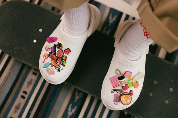 Sepatu Karet/Foto: instagram.com/@crocs Sepatu Karet/Foto: instagram.com/@crocs