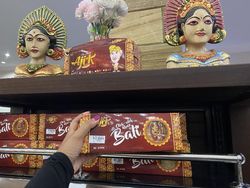 Sepi Wisatawan, Rak Oleh-oleh Krisna di Buleleng Bali Kosong Melompong Tak Distok