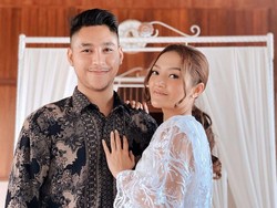 Usai Penantian 2 Tahun, Siti Badriah Umumkan Hamil Anak Pertama