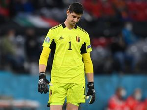 Thibaut Courtois: UEFA Cuma Peduli soal Uang, Uang, Uang! Thibaut Courtois: UEFA Cuma Peduli soal Uang, Uang, Uang!