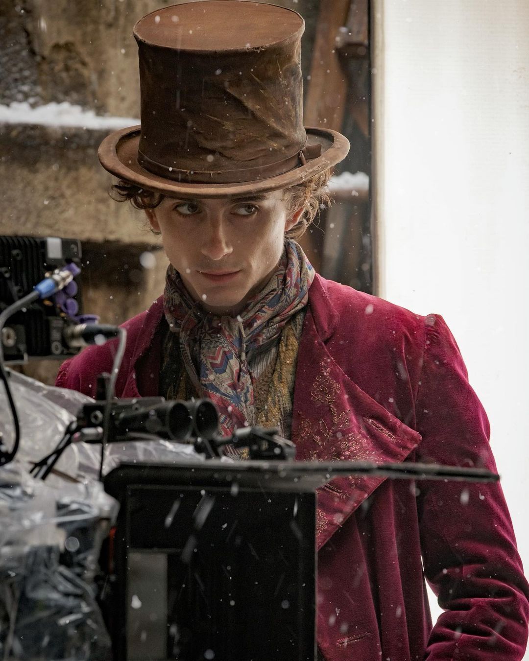 Timothee Chalamet memerankan Willy Wonka dalam film Wonka.