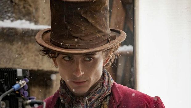 Timothee Chalamet memerankan Willy Wonka dalam film Wonka.