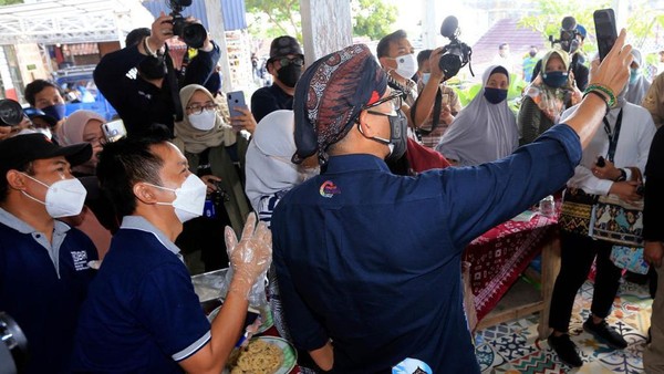 Seperti yang dilakukan oleh keompok tani Desa Wisata Dewi Sambi, dimana membuat kripik dari berbagai jenis sayuran yang tak biasa, selain menyehatkan, hal tersebut juga merupakan sebuah inovasi yang bisa dikembangkan terus menerus. Seperti yang dilakukan oleh keompok tani Desa Wisata Dewi Sambi, dimana membuat kripik dari berbagai jenis sayuran yang tak biasa, selain menyehatkan, hal tersebut juga merupakan sebuah inovasi yang bisa dikembangkan terus menerus.