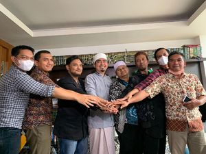 Damai dengan Panitia Pengajian di Cisewu, Ustaz Solmed Akan Cabut Laporan Polisi Damai dengan Panitia Pengajian di Cisewu, Ustaz Solmed Akan Cabut Laporan Polisi