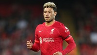 Alex Oxlade-Chamberlain, pemain berusia 28 tahun ini namanya tenggalam di Liverpool dan kebanyakan main sebagai pemain pengganti. Mau coba pindah klub? (Getty Images)