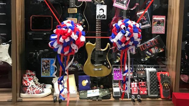 Keluarga Aria Baron rilis pedal gitar dan Baron's Corner