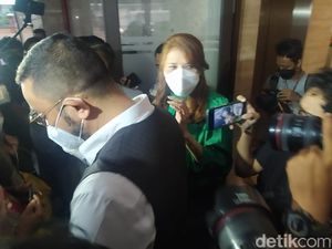 Diduga Rugi Belasan Miliar, Tamara Bleszynski Nangis di Bareskrim