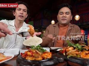 Bikin Laper! Dimas Beck Santap Fajita dan Burrito yang Mantul Bikin Laper! Dimas Beck Santap Fajita dan Burrito yang Mantul