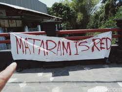 Jelang Derby Mataram, Spanduk-Bendera Suporter Bertebaran