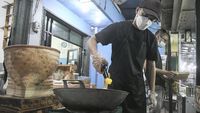 Dipecat Gegara TWK, Mantan Pegawai KPK Ini Kini Jualan Nasi Goreng