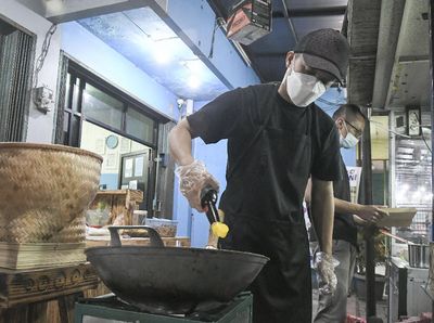 Dipecat Gegara TWK, Mantan Pegawai KPK Ini Kini Jualan Nasi Goreng