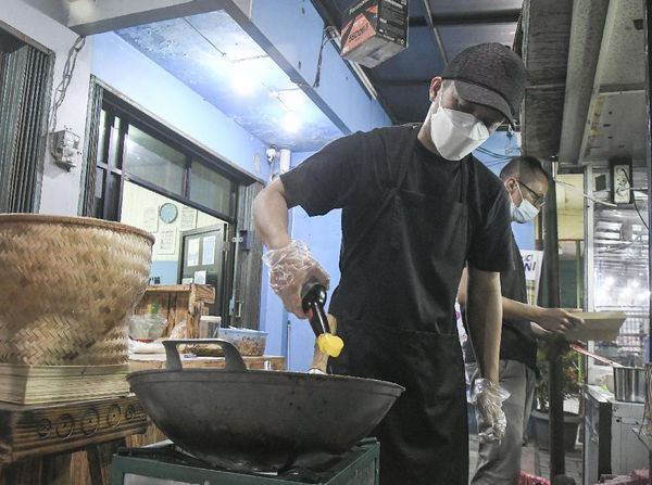 Dipecat Gegara TWK, Mantan Pegawai KPK Ini Kini Jualan Nasi Goreng