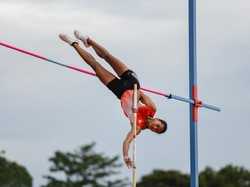 Diva Melenting di Loncat Tinggi Galah, Raih Emas dan Pecahkan 2 Rekor