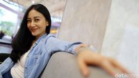 Terpana Kecantikan dr Clarin Hayes yang Aktif Ngonten di Medsos
