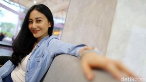 Terpana Kecantikan dr Clarin Hayes yang Aktif Ngonten di Medsos